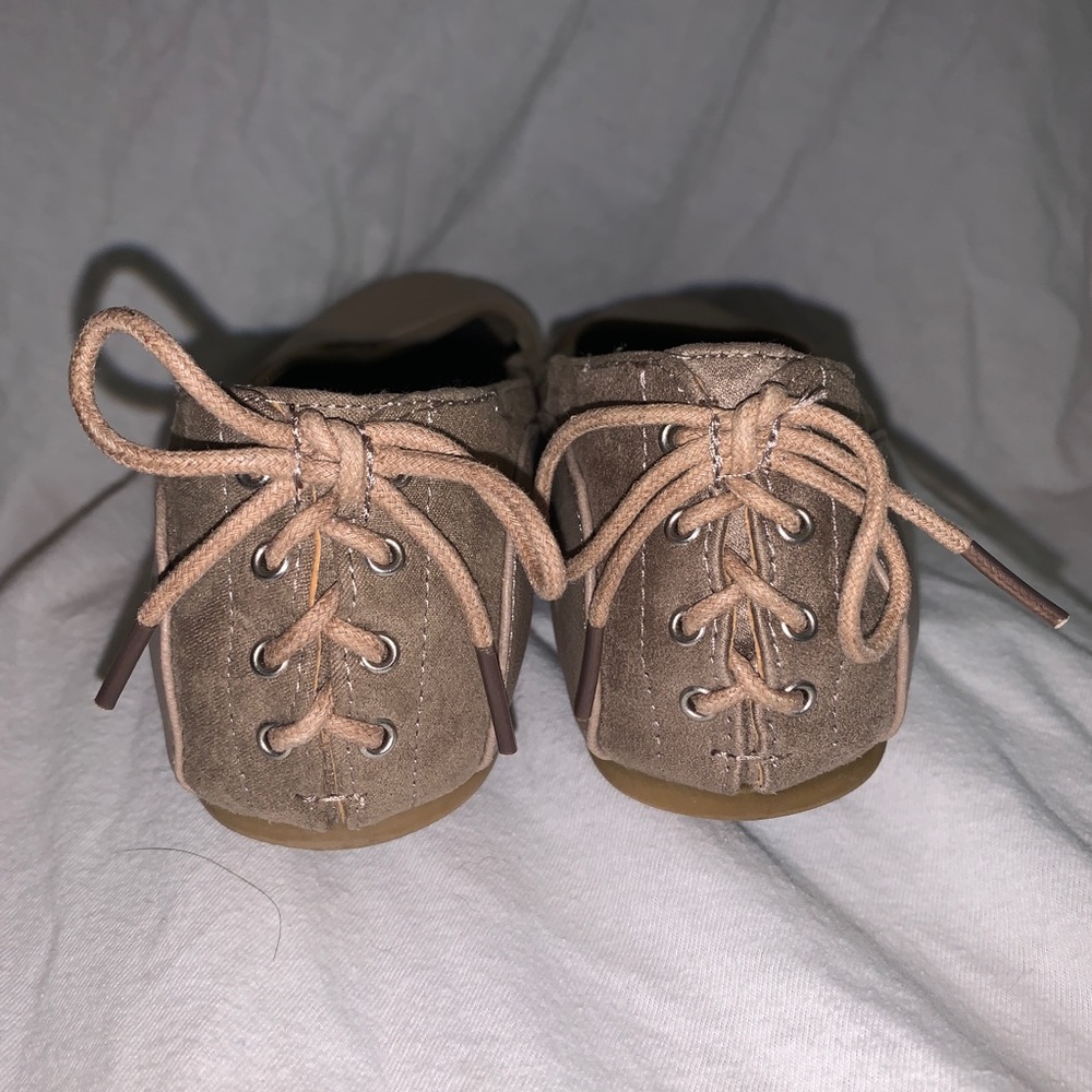 Tan Flats - Picture 2 of 3